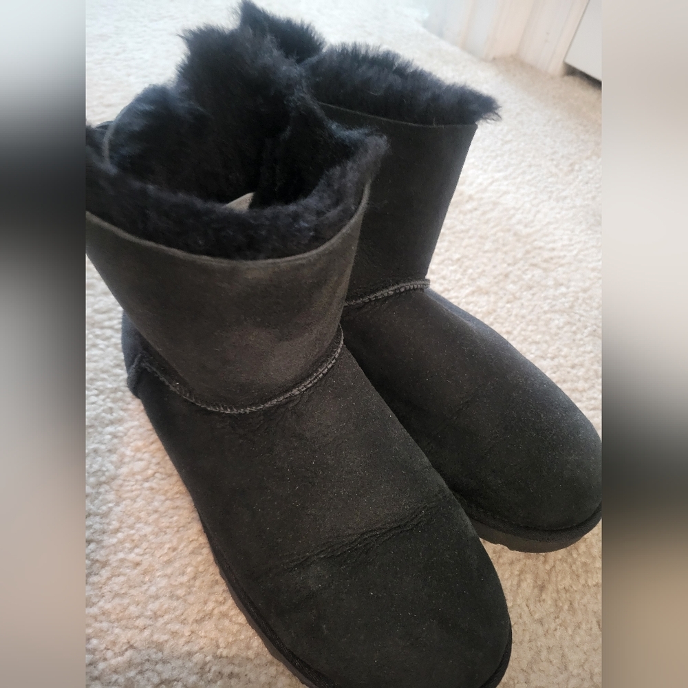 Women Size 10 UGG Mini Bailey Bow Boot